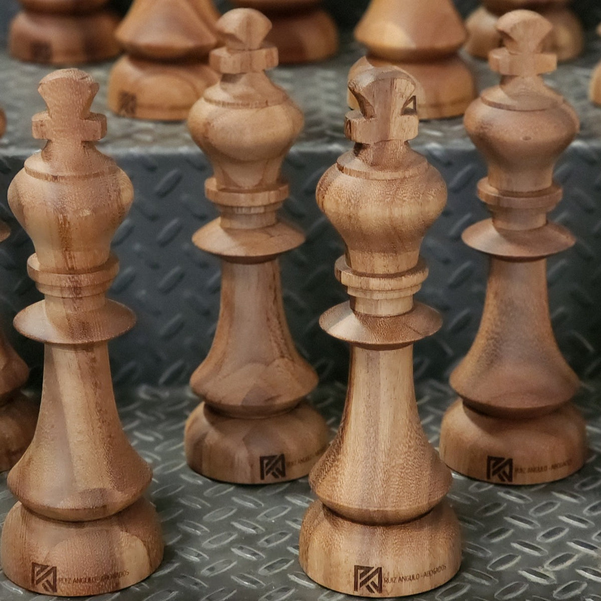 Reconocimiento personalizado de madera en forma de Rey