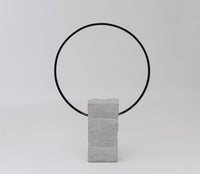 Escultura Abstracta De Concreto Y Metal