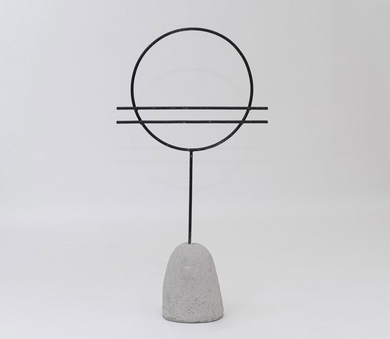 Escultura Abstracta De Concreto Y Metal