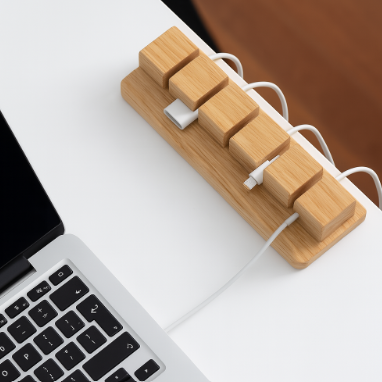 Organizador de Cables de Madera · Accesorio Tech Personalizado