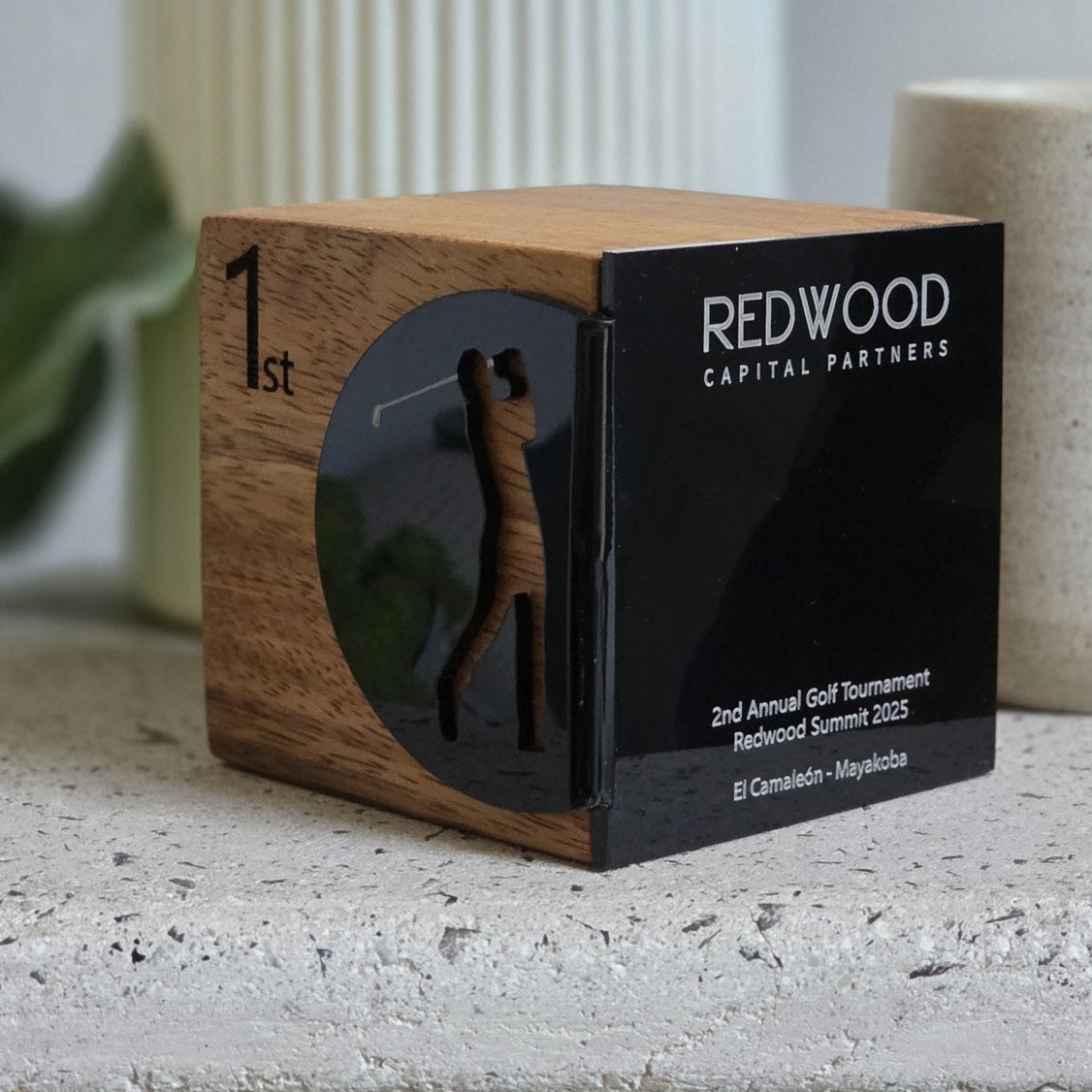 Cubismo · Trofeo de Golf en Cubos de Madera y Acrílico