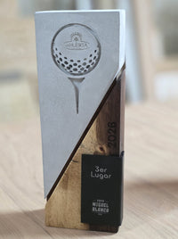 Fairway Monumental · Trofeo de Golf en Concreto y Madera