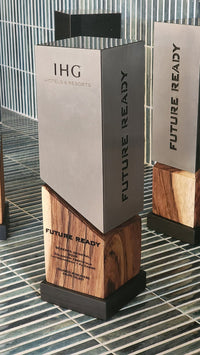 Trofeo Vanguardia · Reconocimiento de Aluminio y Madera Sólida