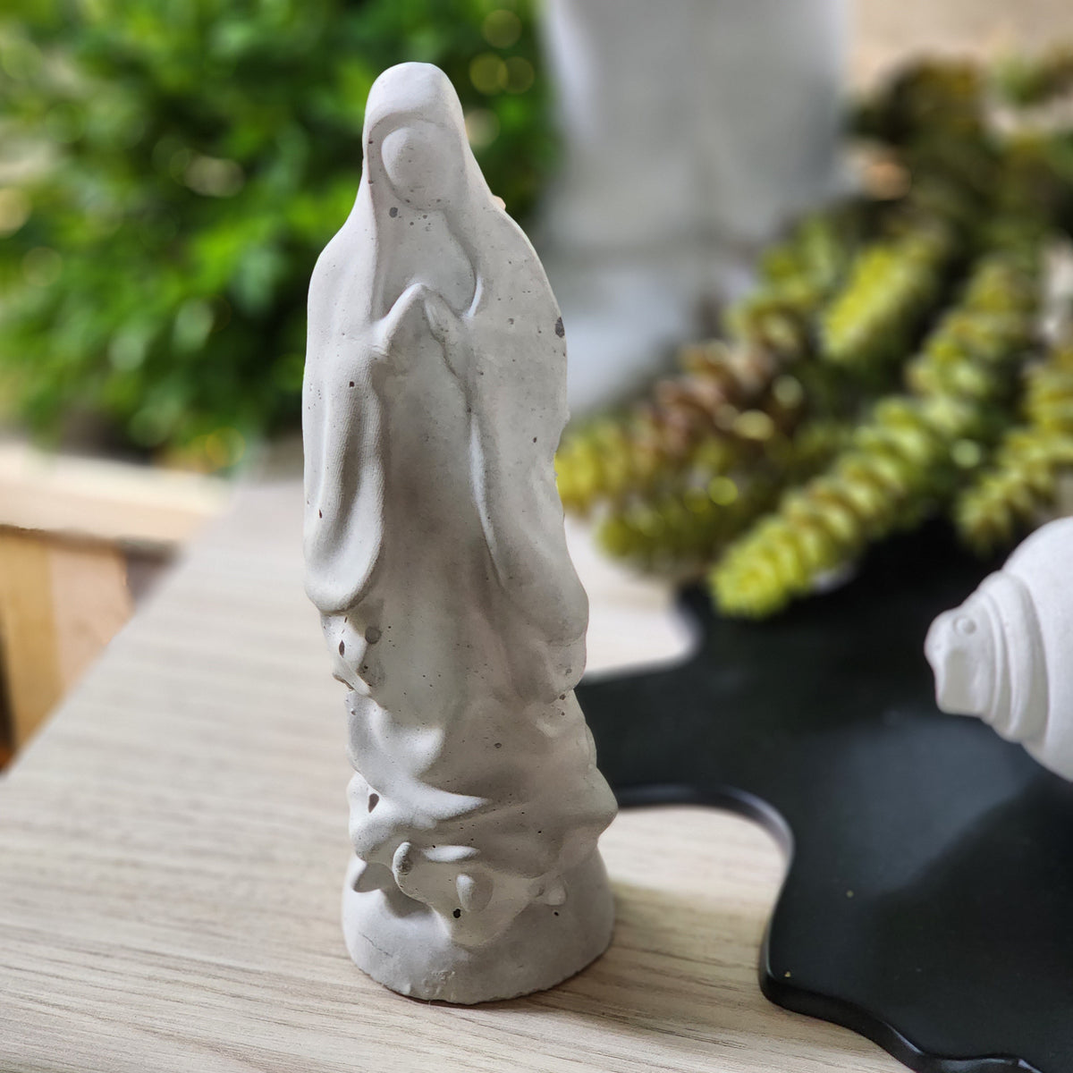 Escultura De Virgen Chica para Recuerdos o Bolos