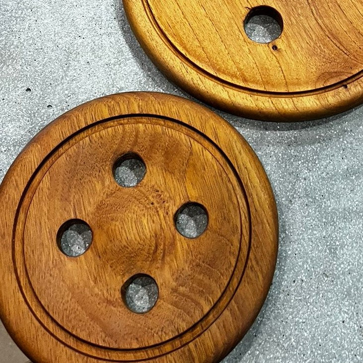 Round Wooden Button Set